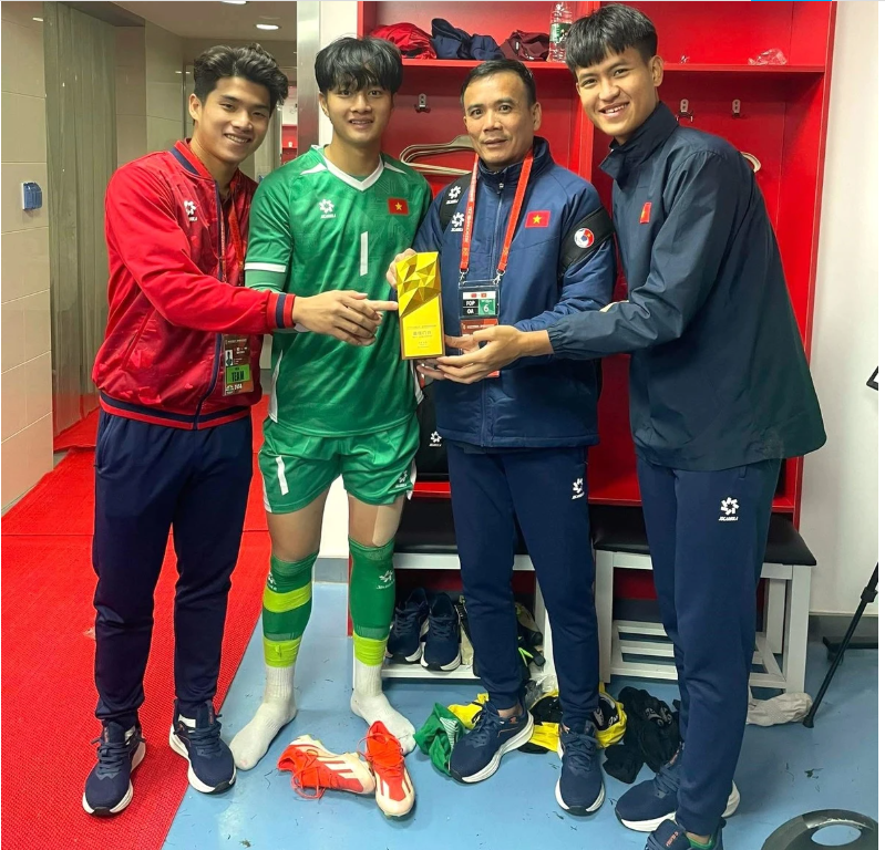 Việt Nam thắng U23 Hàn Quốc: Cao Văn Bình và khoảnh khắc làm nên lịch sử cho U23 Việt Nam - Ảnh 4.