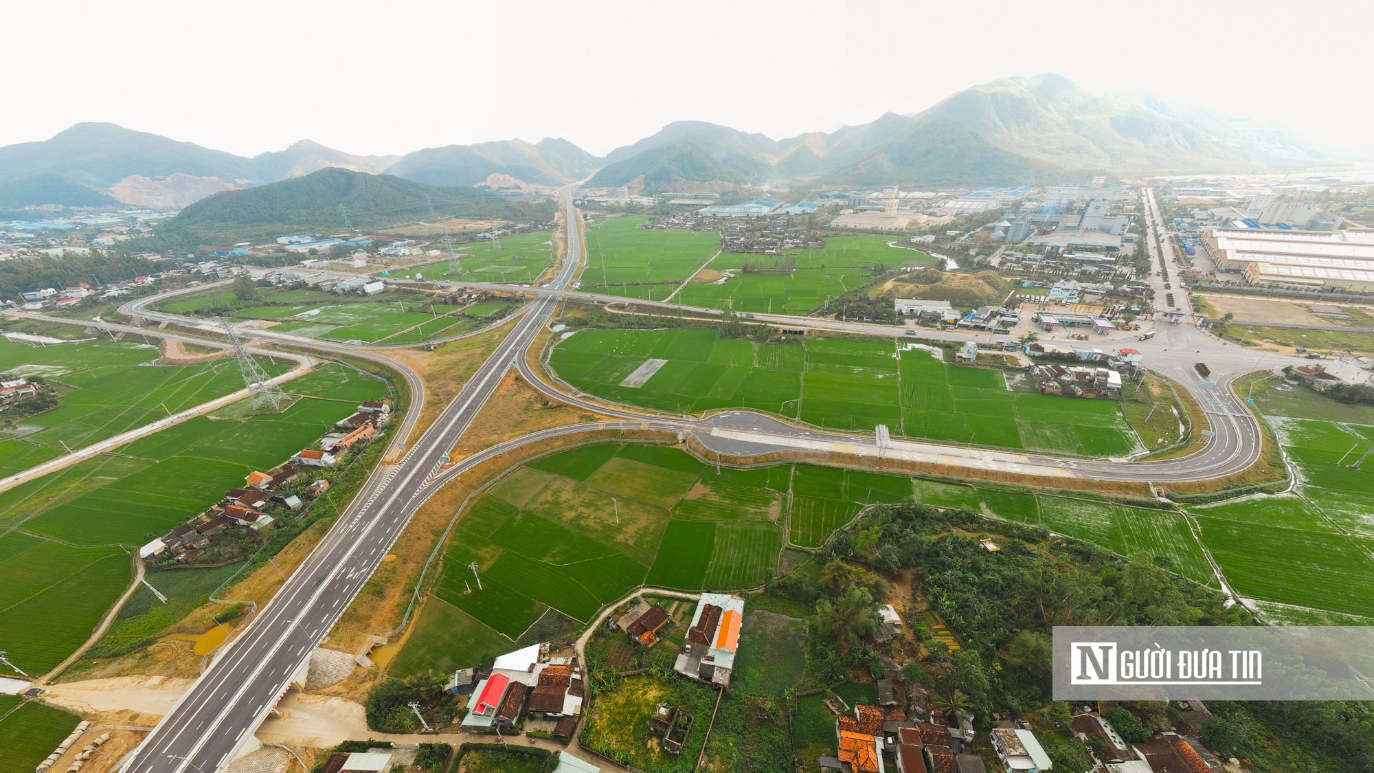 Cận cảnh tuyến cao tốc qua Gia Lai hơn 12.400 tỷ đồng, sẵn s&agrave;ng th&ocirc;ng xe dịp Tết- Ảnh 17.