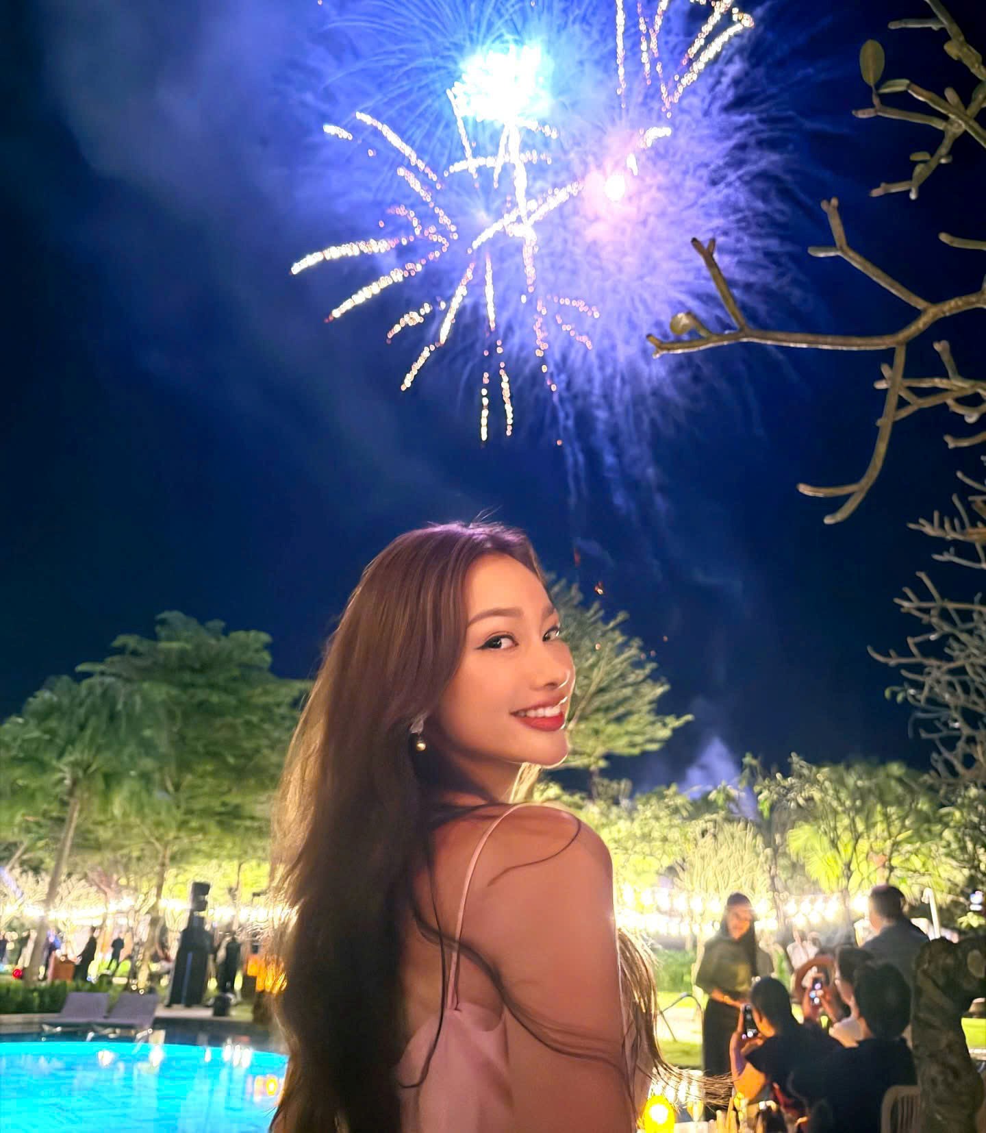 Cuộc sống của mỹ nhân Việt đầu tiên lọt top 100 gương mặt đẹp nhất thế giới ở tuổi 39- Ảnh 7.