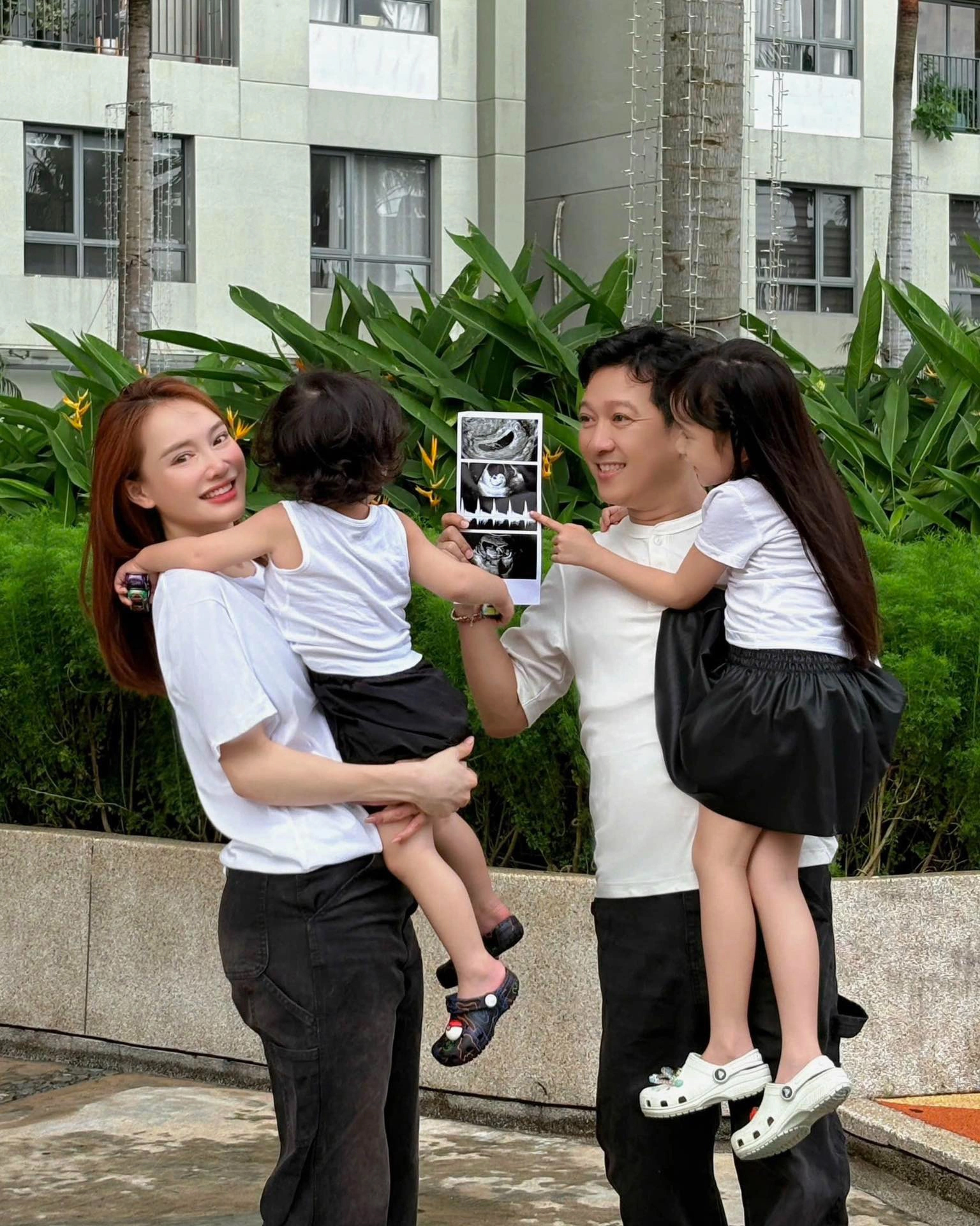 Diễn viên Nhã Phương sinh con thứ 3- Ảnh 4. Diễn viên Nhã Phương sinh con thứ 3- Ảnh 4.