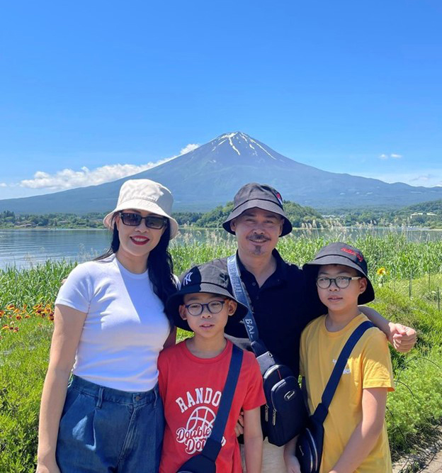 Nam NSƯT l&agrave; "&ocirc;ng tr&ugrave;m phản diện" phim giờ v&agrave;ng VTV, ngo&agrave;i đời l&agrave;m &ocirc;ng chủ qu&aacute;n b&aacute;nh canh nổi tiếng - Ảnh 11.