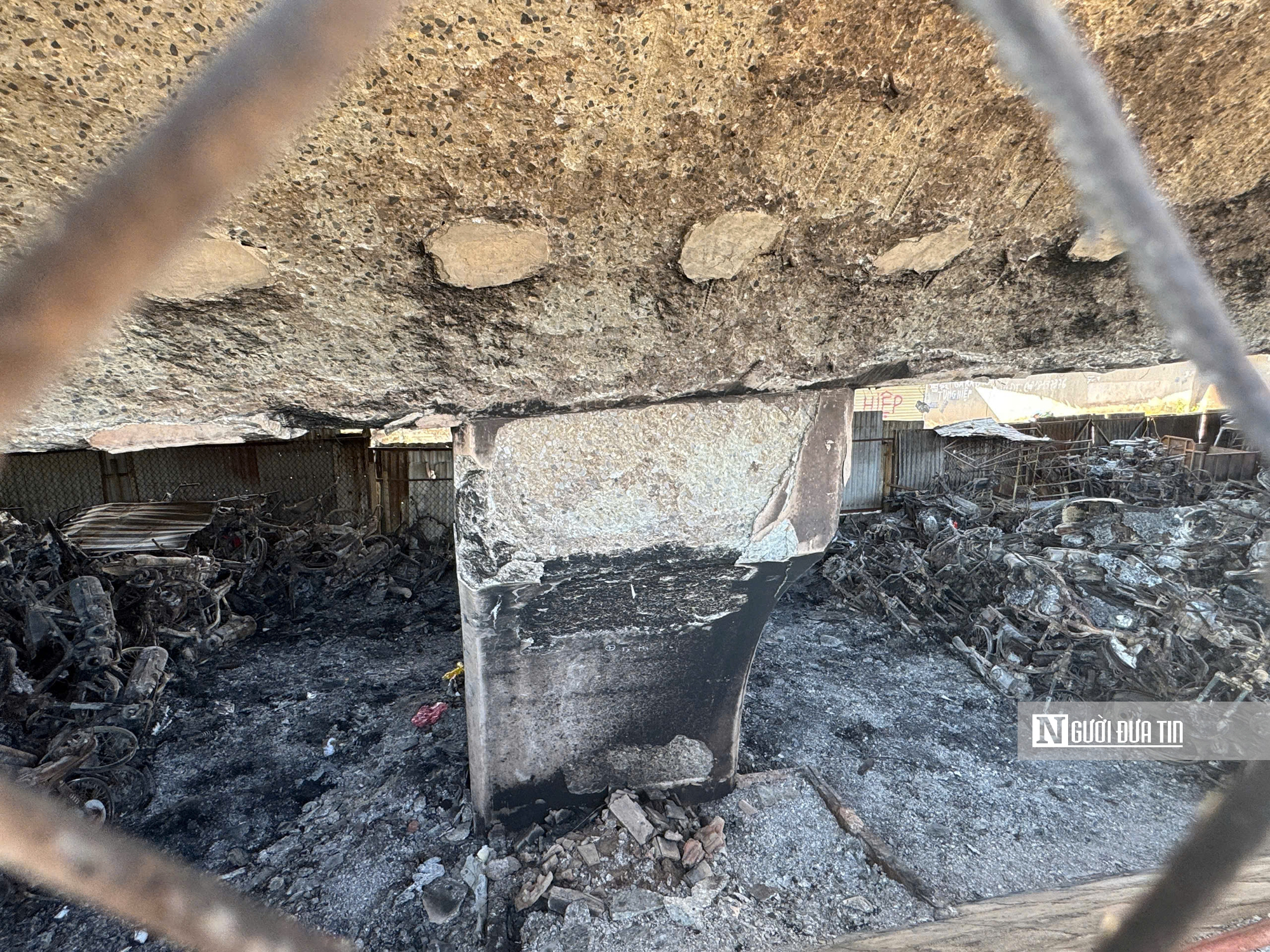 Hoàn thiện công tác sửa chữa đường dẫn cầu Vĩnh Tuy sau sự cố cháy bãi xe- Ảnh 13.