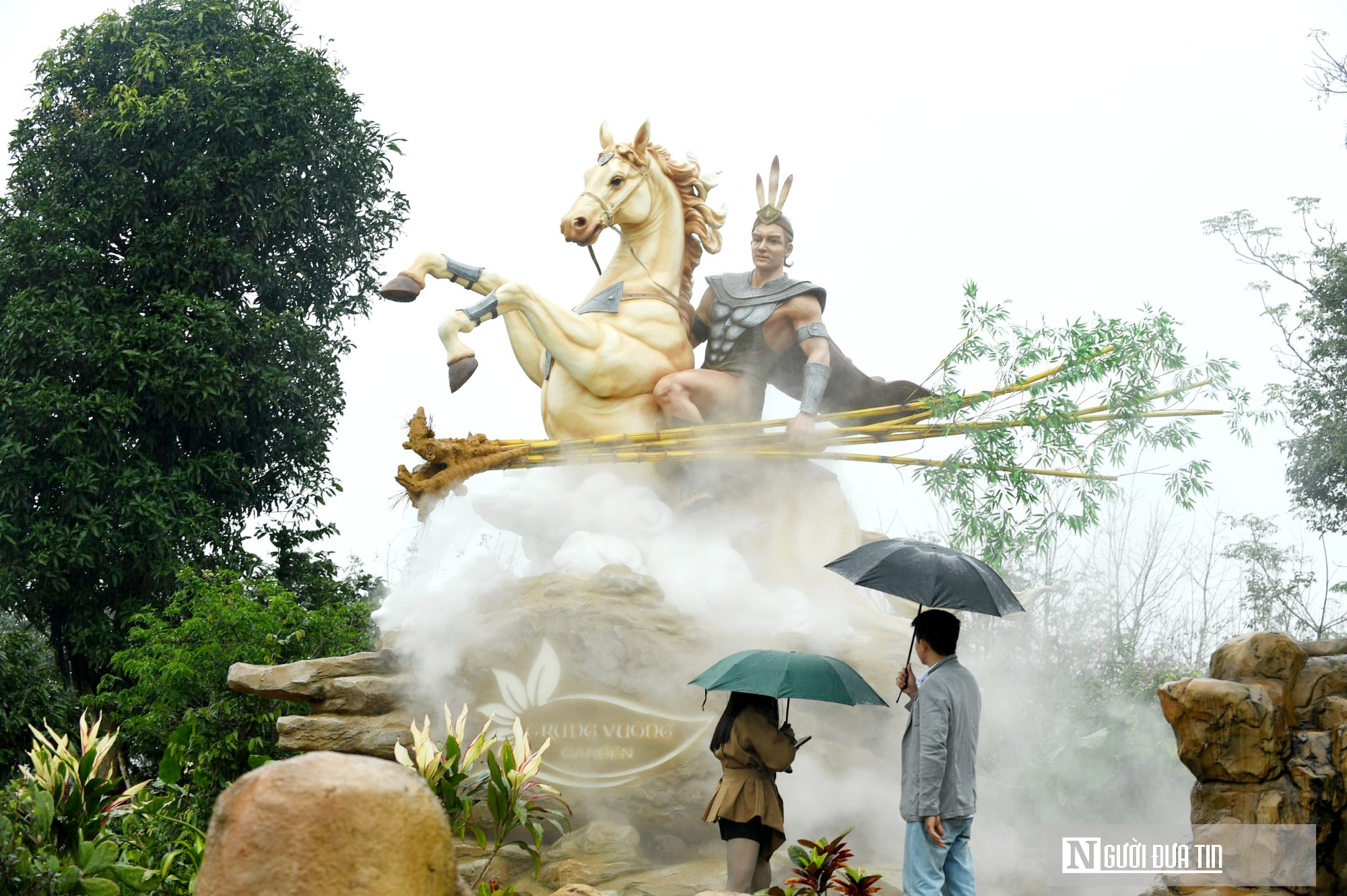 Chiêm ngưỡng linh vật ngựa như bước ra từ truyện cổ tích Thánh Gióng- Ảnh 1.