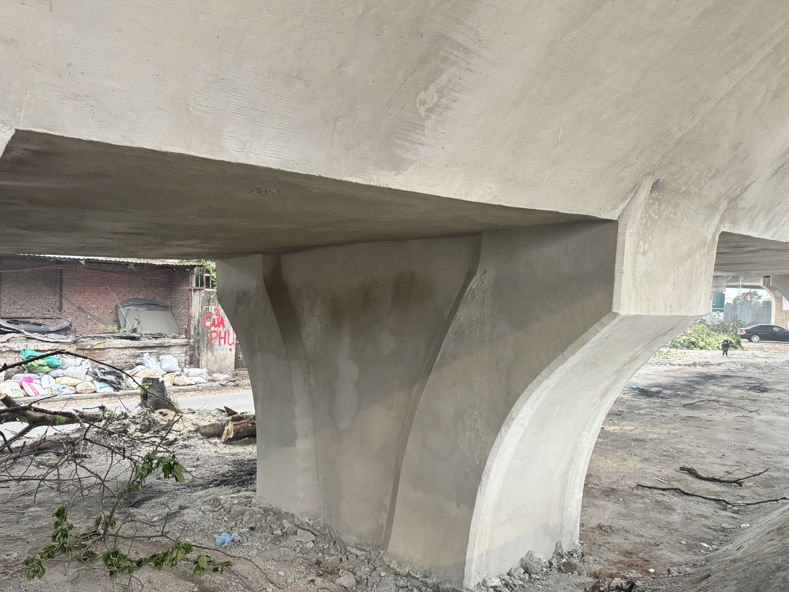 Hoàn thiện công tác sửa chữa đường dẫn cầu Vĩnh Tuy sau sự cố cháy bãi xe- Ảnh 8.