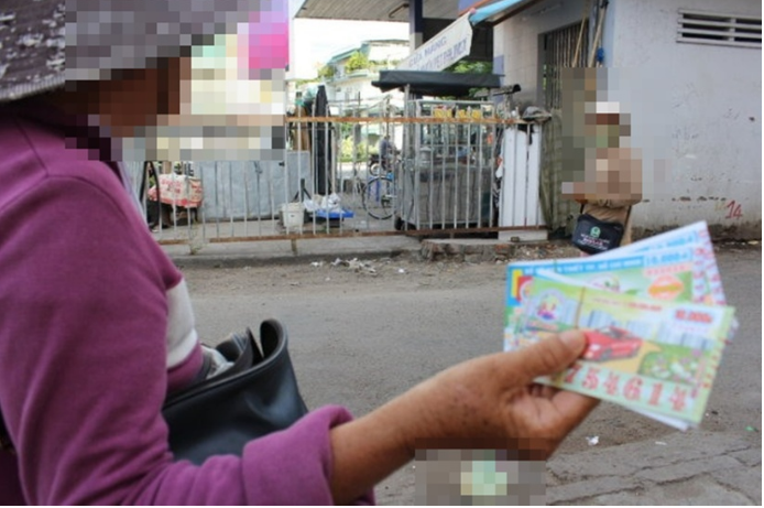 Trúng số 3 tỷ đồng hóa tai ương: Bi kịch đau xót của người mẹ già mất cả nhà lẫn con - Ảnh 1.