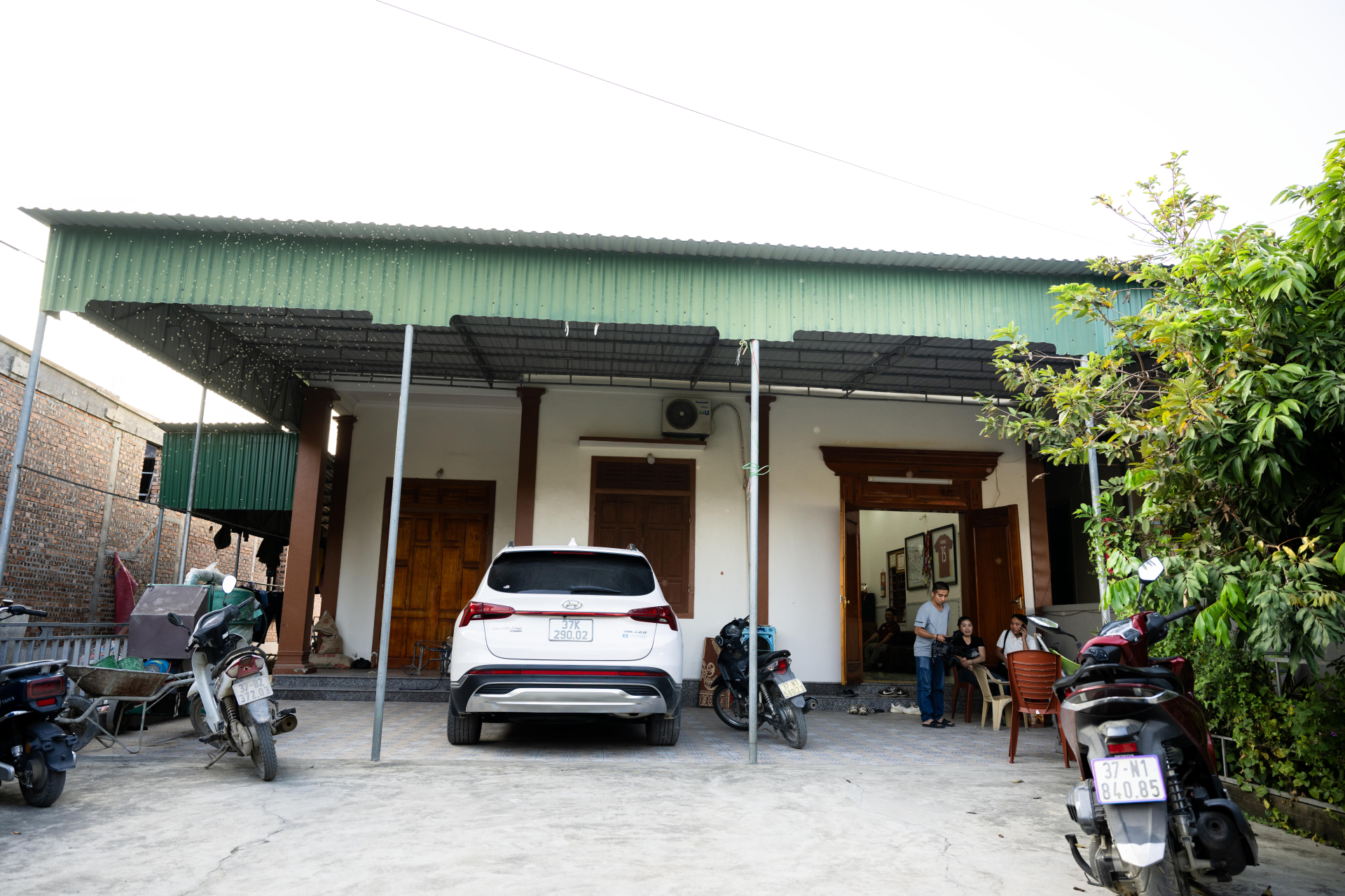 Cầu thủ Đình Bắc sở hữu khối tài sản đáng nể ở tuổi 22 - Ảnh 2.