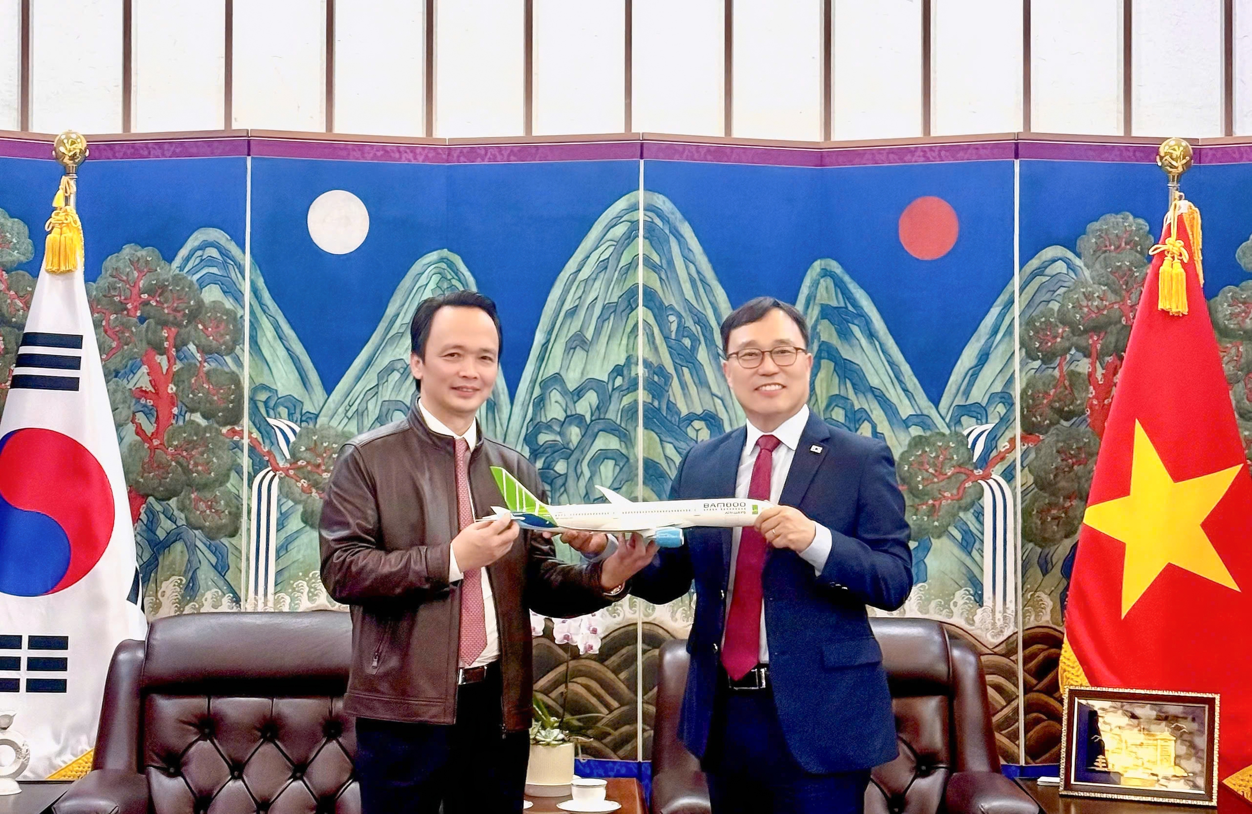 Cựu Chủ tịch FLC Trịnh Văn Quyết xuất hiện tại buổi làm việc giữa FLC và Đại sứ quán Hàn Quốc- Ảnh 1.