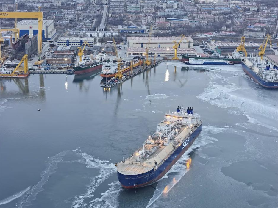 Cột mốc mới với tàu phá băng lớp Arc7 đầu tiên Nga tự đóng - Ảnh 1.