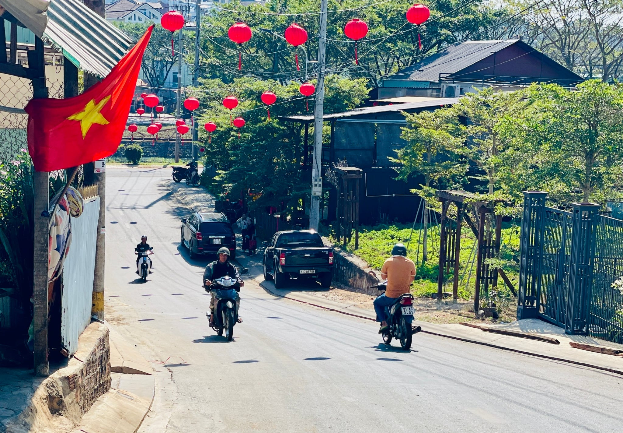 Phố đêm chợ nhỏ Pleiku - Ảnh 2.