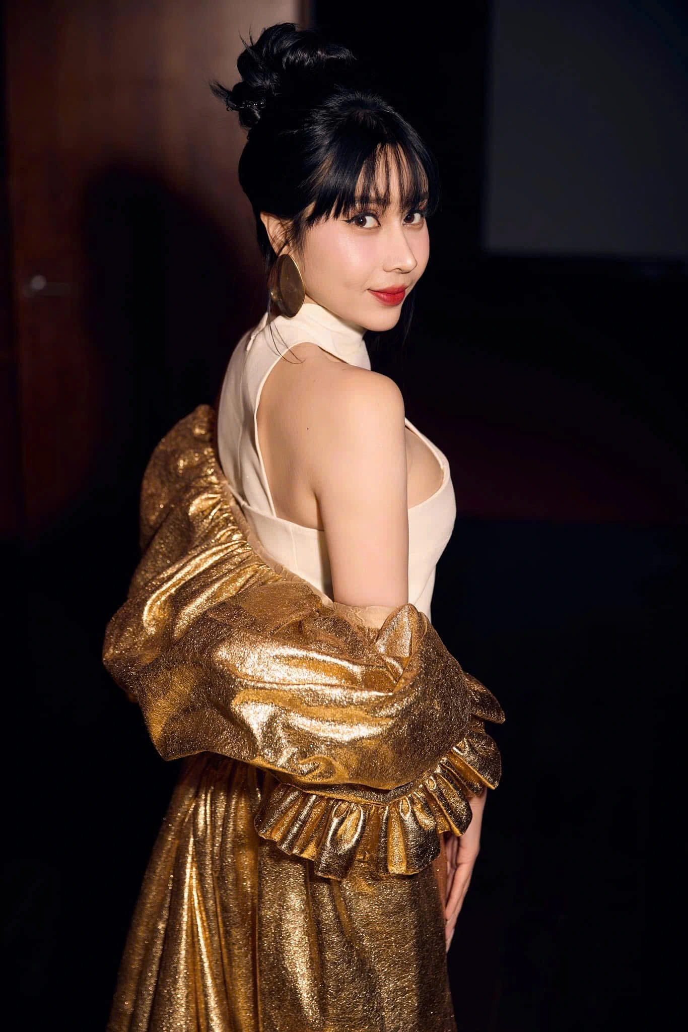 Ca sĩ Lưu Hương Giang khoe sắc vóc mặn mà ở tuổi 43 - Ảnh 2.