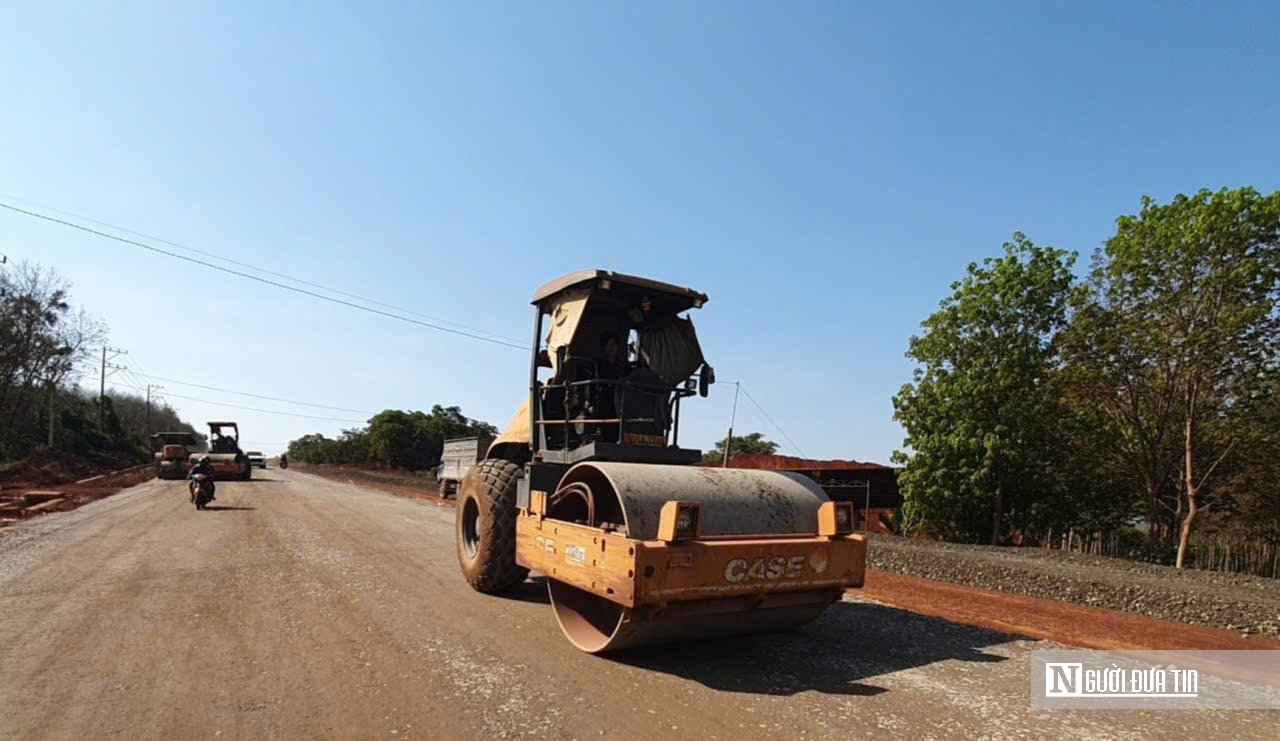 Hối hả trên công trường ĐT.753, khơi thông động lực phát triển vùng- Ảnh 2. Hối hả trên công trường ĐT.753, khơi thông động lực phát triển vùng- Ảnh 2.