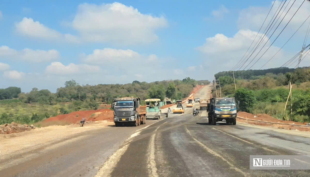 Hối hả trên công trường ĐT.753, khơi thông động lực phát triển vùng- Ảnh 4. Hối hả trên công trường ĐT.753, khơi thông động lực phát triển vùng- Ảnh 4.