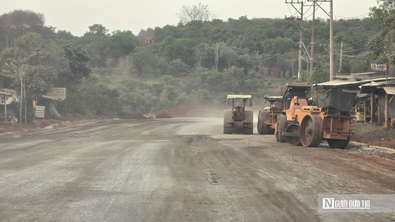 Hối hả trên công trường ĐT.753, khơi thông động lực phát triển vùng- Ảnh 7. Hối hả trên công trường ĐT.753, khơi thông động lực phát triển vùng- Ảnh 7.