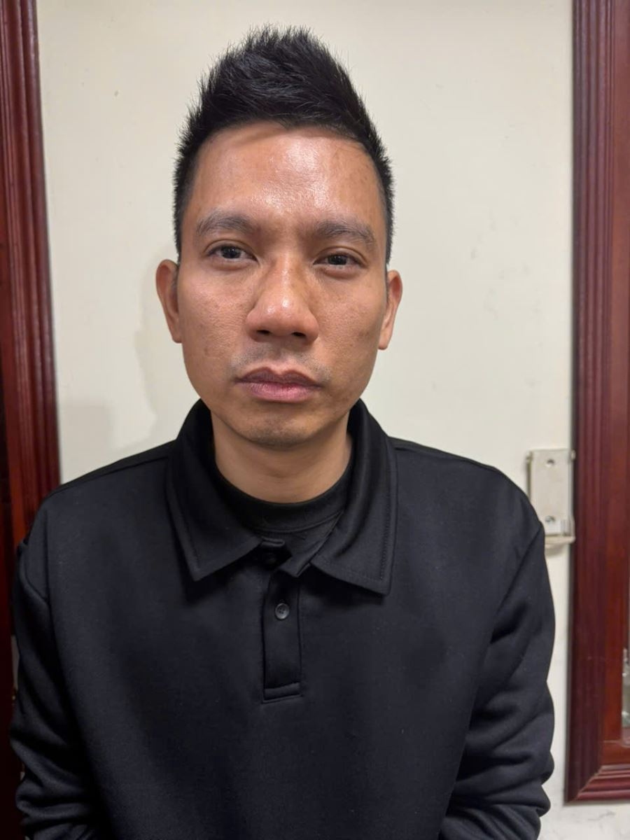 Bắt "tú ông" môi giới mại dâm phục vụ quý bà- Ảnh 1.