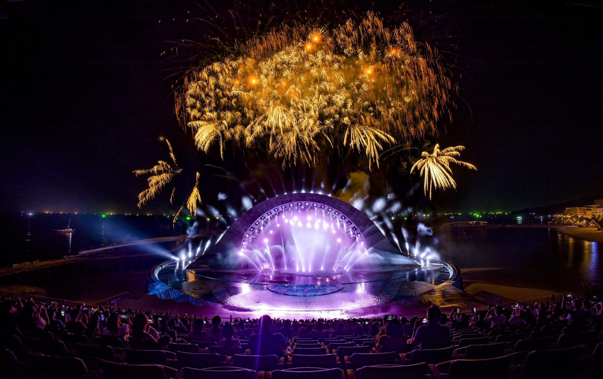 Từ “đảo pháo hoa” 365 ngày, “thành phố pháo hoa” không ngủ đến đại nhạc hội pháo hoa tại Hà Nội và dấu ấn Sun Group - Ảnh 2.