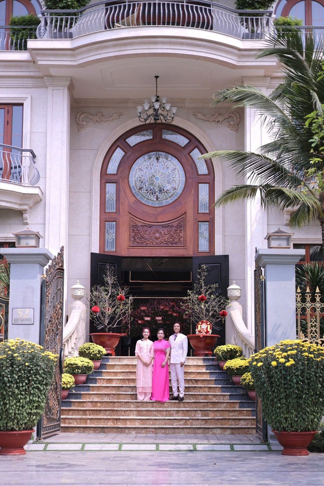 Nữ nghệ sĩ từng thưởng Tết khủng cho hơn 200 nhân viên, tặng xe hơn 700 triệu đồng là ai? - Ảnh 3.