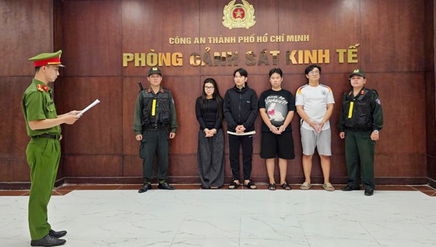 Khởi tố, bắt tạm giam nhóm thanh niên trong đường dây mua bán khí cười- Ảnh 1. Khởi tố, bắt tạm giam nhóm thanh niên trong đường dây mua bán khí cười- Ảnh 1.