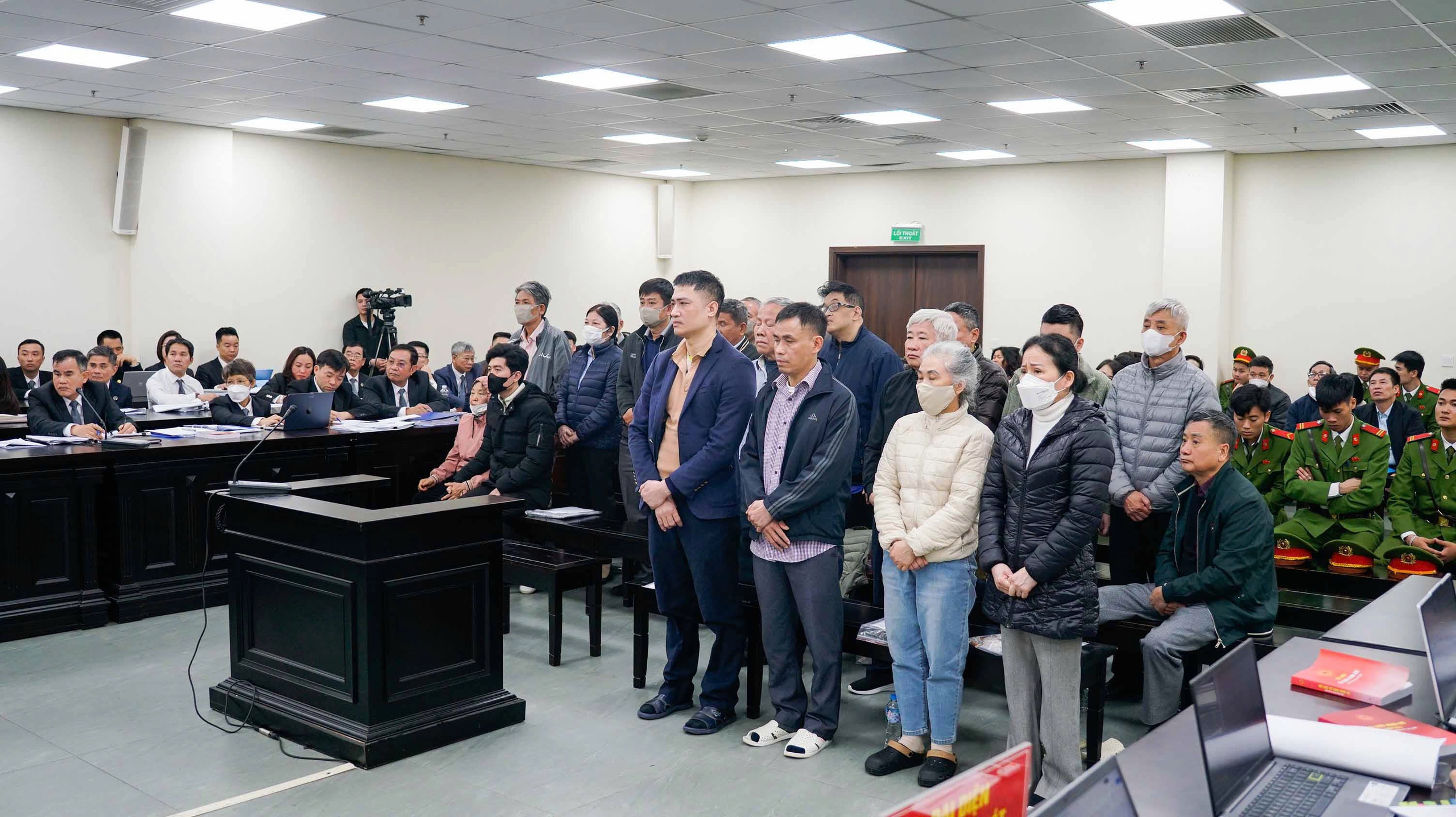 Giám đốc BHXH nhận hối lộ 700 triệu đồng “để anh em vui”- Ảnh 1. Giám đốc BHXH nhận hối lộ 700 triệu đồng “để anh em vui”- Ảnh 1.