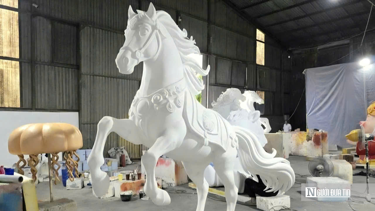 Xưởng linh vật ngựa tất bật vào vụ Tết Bính Ngọ 2026 tại Đồng Nai - Ảnh 3.