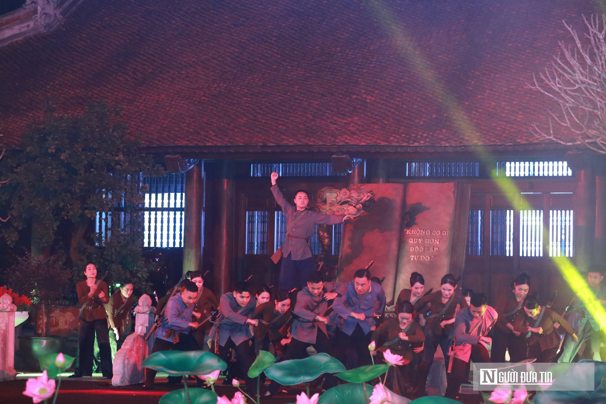 X&uacute;c động cầu truyền h&igrave;nh &ldquo;Hai tay x&acirc;y dựng một sơn h&agrave;&rdquo; kỷ niệm 85 năm ng&agrave;y B&aacute;c Hồ về nước- Ảnh 5.