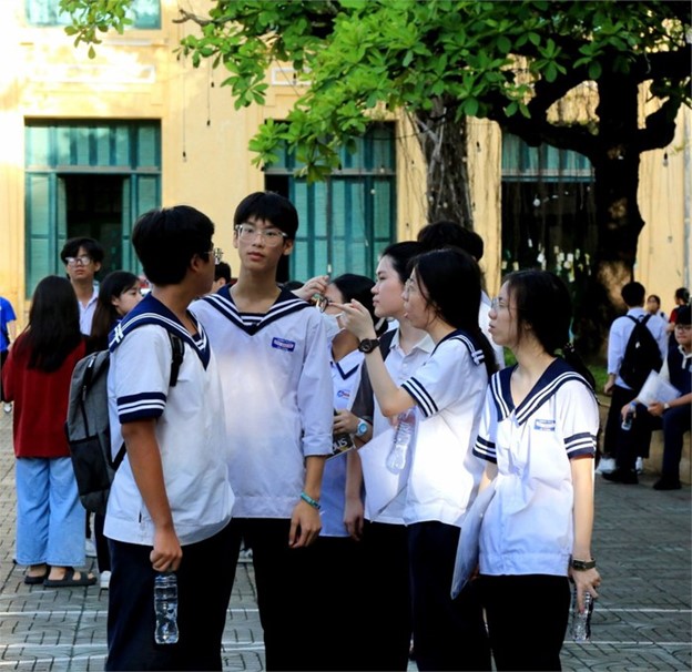 Hải Phòng công bố sớm môn thi thứ ba vào lớp 10: Học sinh nhẹ gánh tâm lý, nhà trường chủ động ôn tập - Ảnh 1.