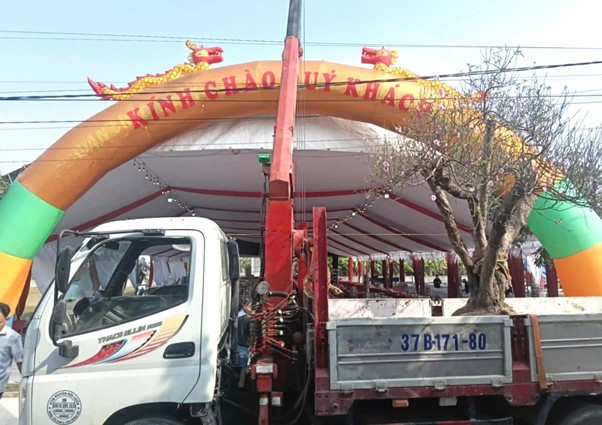 Bữa tiệc 180 mâm cỗ tri ân tới bà con của gia đình cầu thủ Đình Bắc - Ảnh 4.