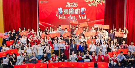 Tết Bính Ngọ 2026: Nhiều trường đại học chi tiền tỉ lì xì, tặng vé xe, quà xuân cho sinh viên - Ảnh 2.