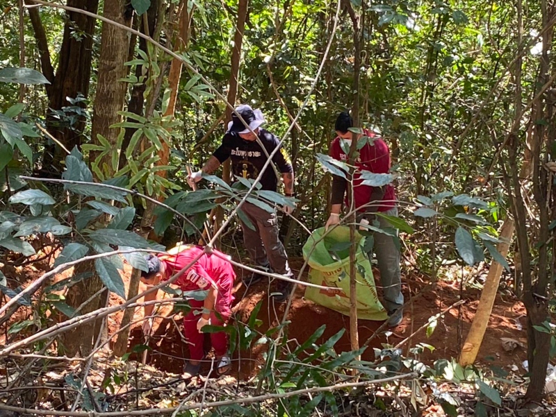 Người đàn ông "đã chết" bất ngờ trở về nhà khiến cả gia đình sốc nặng- Ảnh 1.