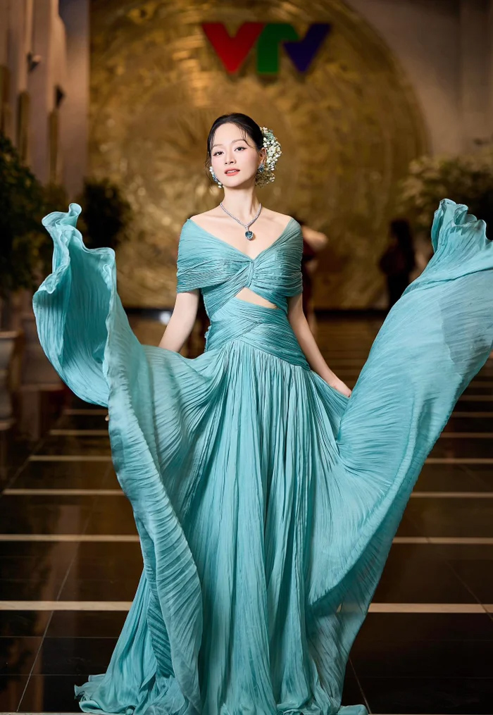 Diễn viên Lan Phương bước ra khỏi "vùng an toàn" với màu sắc mới- Ảnh 5.