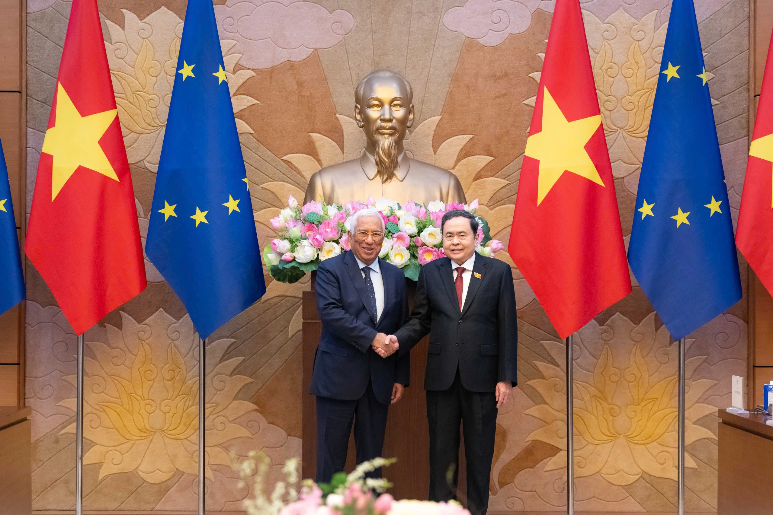 Chủ tịch Quốc hội hội kiến Chủ tịch Hội đồng Châu Âu Antonio Costa - Ảnh 1.