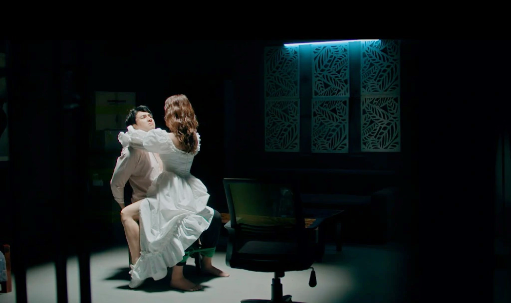 Diễn viên Lan Phương bước ra khỏi "vùng an toàn" với màu sắc mới- Ảnh 1.