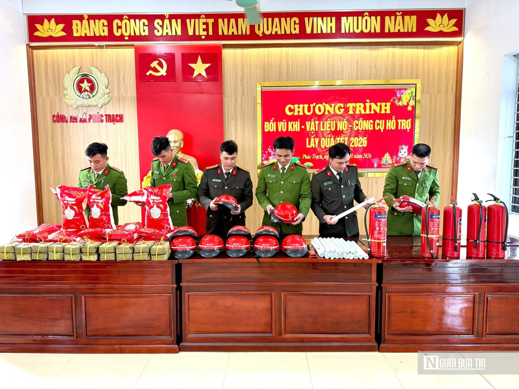 Hà Tĩnh: Người dân mang súng AK đến công an xã đổi lấy bánh chưng- Ảnh 4.