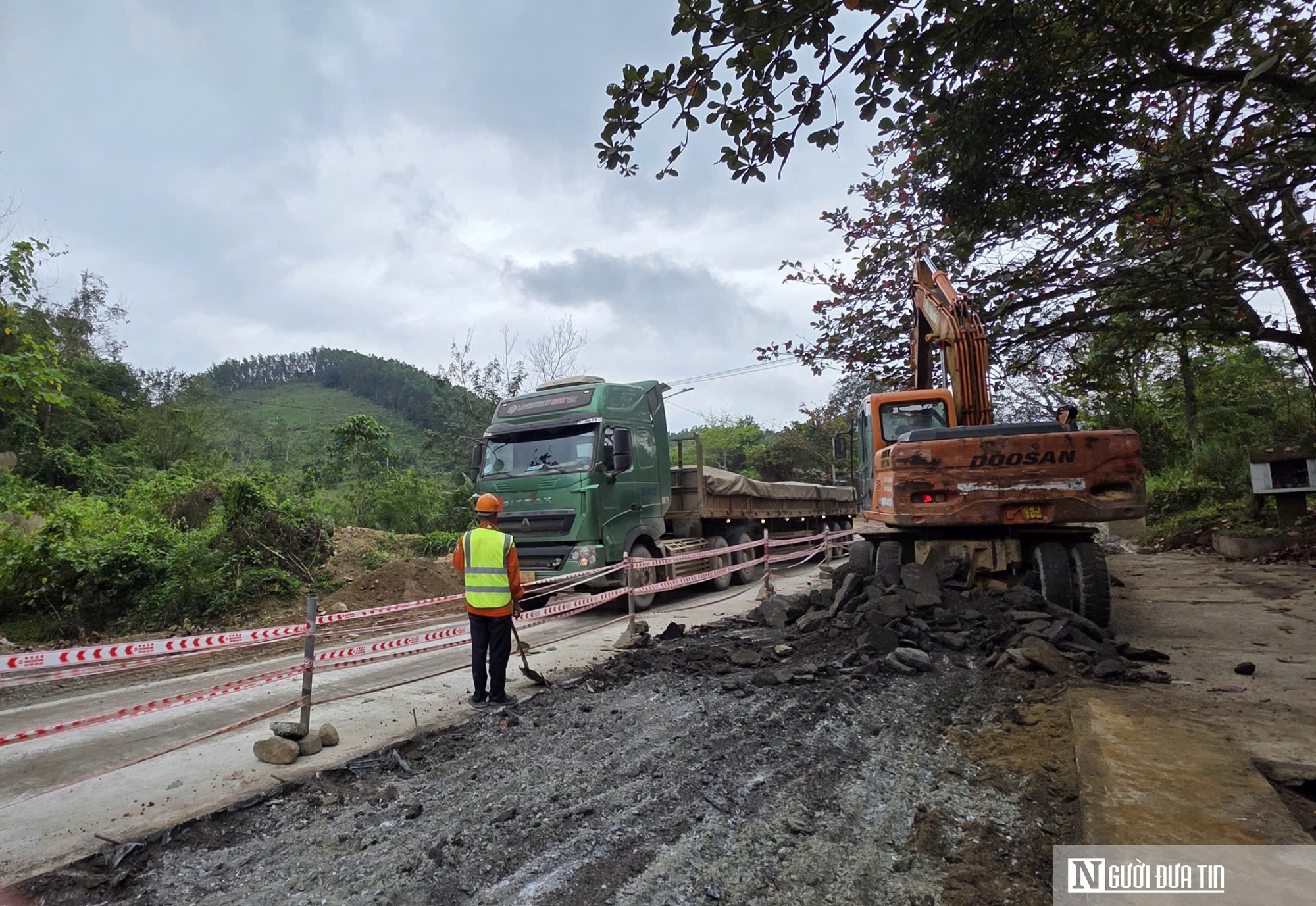 Đ&agrave; Nẵng: Chạy đua x&oacute;a nhiều điểm đen giao th&ocirc;ng tr&ecirc;n quốc lộ 14B cho d&acirc;n đi lại an to&agrave;n dịp Tết- Ảnh 1.