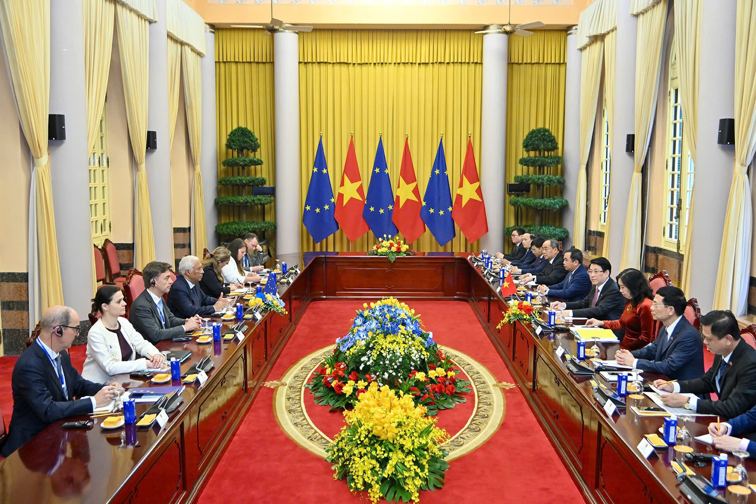 Chủ tịch nước: Việt Nam sẵn sàng cùng EU tiếp tục đồng hành trong kỷ nguyên mới- Ảnh 2. Chủ tịch nước: Việt Nam sẵn sàng cùng EU tiếp tục đồng hành trong kỷ nguyên mới- Ảnh 2.