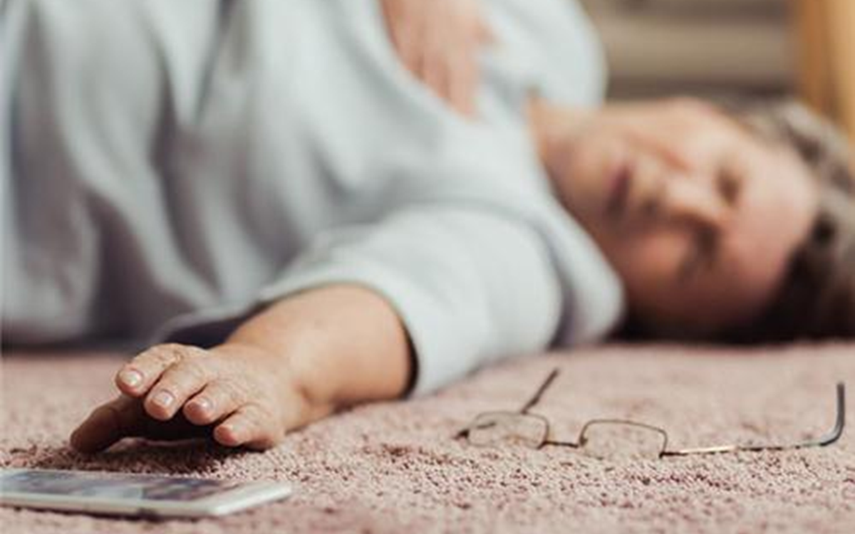 Người đàn ông 32 tuổi đột ngột tử vong vì hay duy trì thói quen đêm "vạn người mê" - Ảnh 2.