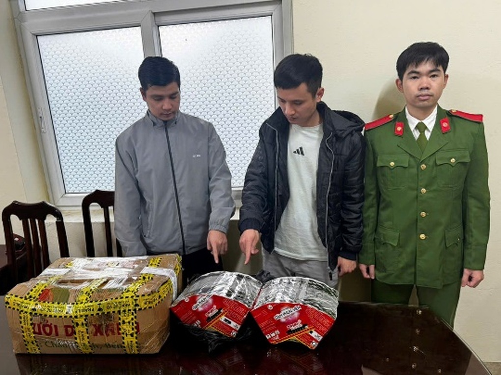 Công an Hà Nội liên tiếp phát hiện các vụ buôn bán, tàng trữ pháo nổ - Ảnh 2.