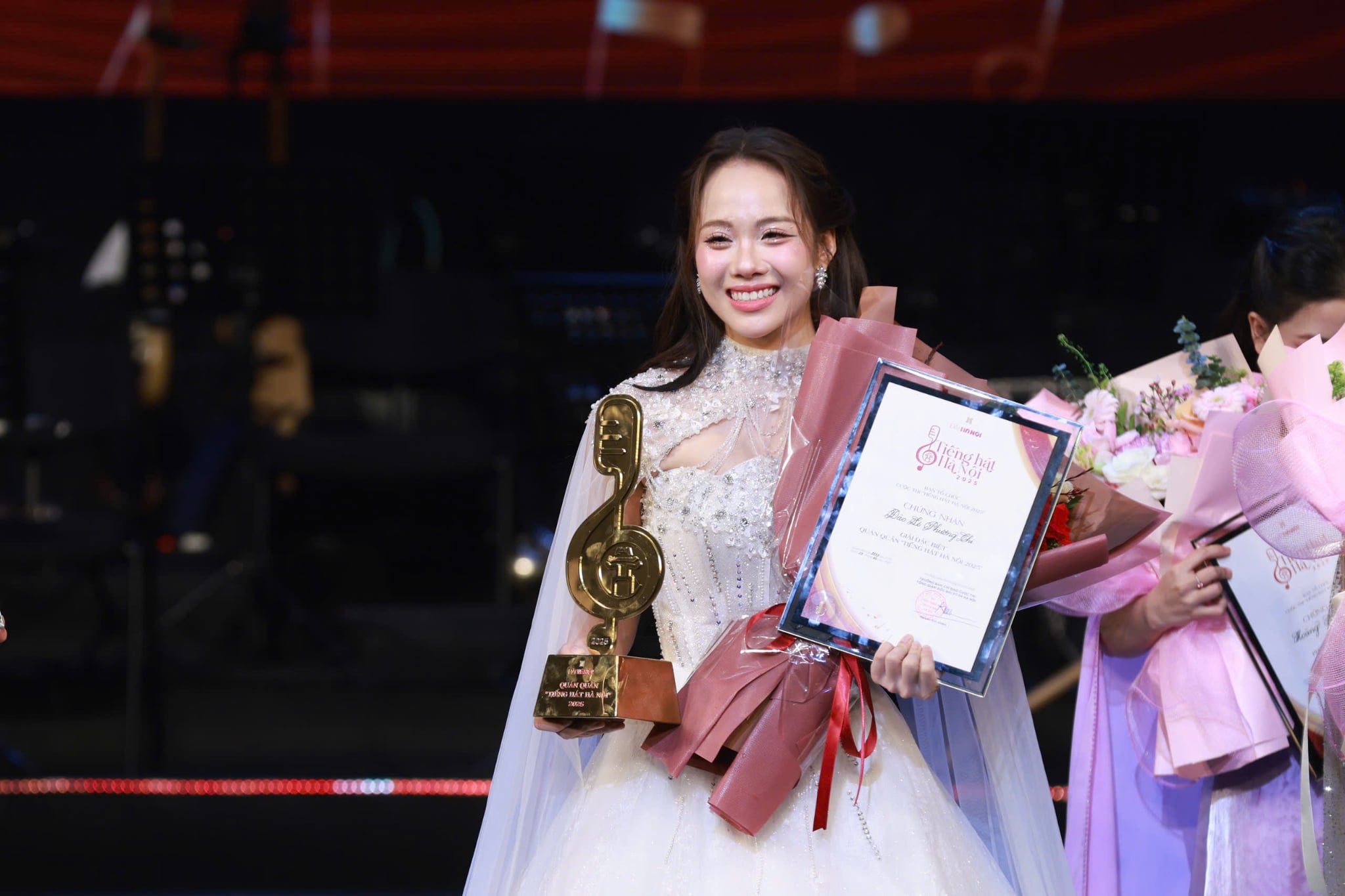 Quán quân Tiếng hát Hà Nội 2025 nhận giải thưởng trị giá 600 triệu đồng- Ảnh 2.