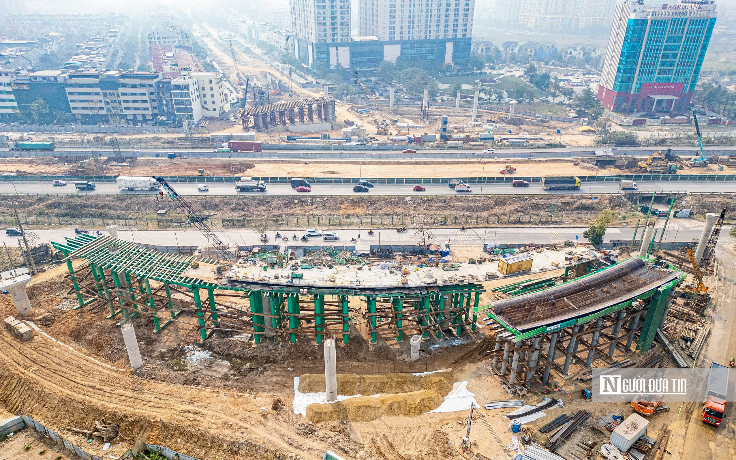 Hà Nội: Hình hài nút giao hơn 2.380 tỷ đồng dần lộ diện - Ảnh 4.