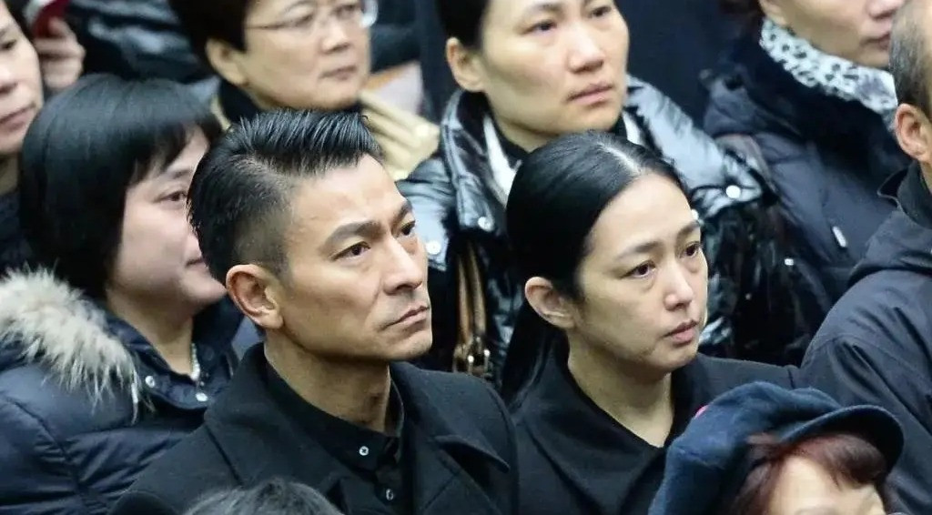 Hẹn hò cùng nam thần showbiz, tiểu thư tập đoàn lớn từng phải "khốn khổ" chui gầm ô tô - Ảnh 7.