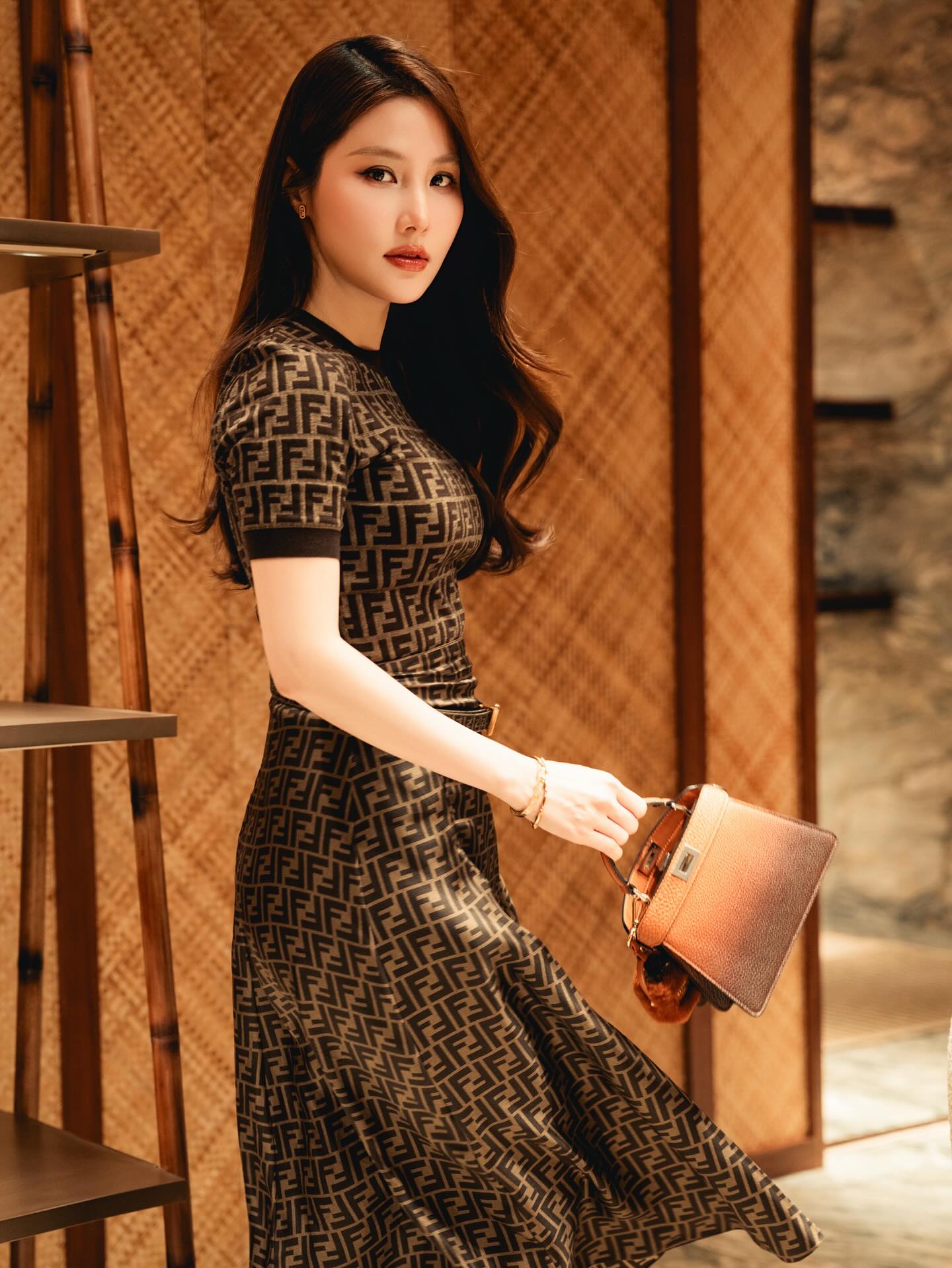 Nữ diễn viên tuổi Ngọ khoe vóc dáng của "gái 1 con" - Ảnh 11.