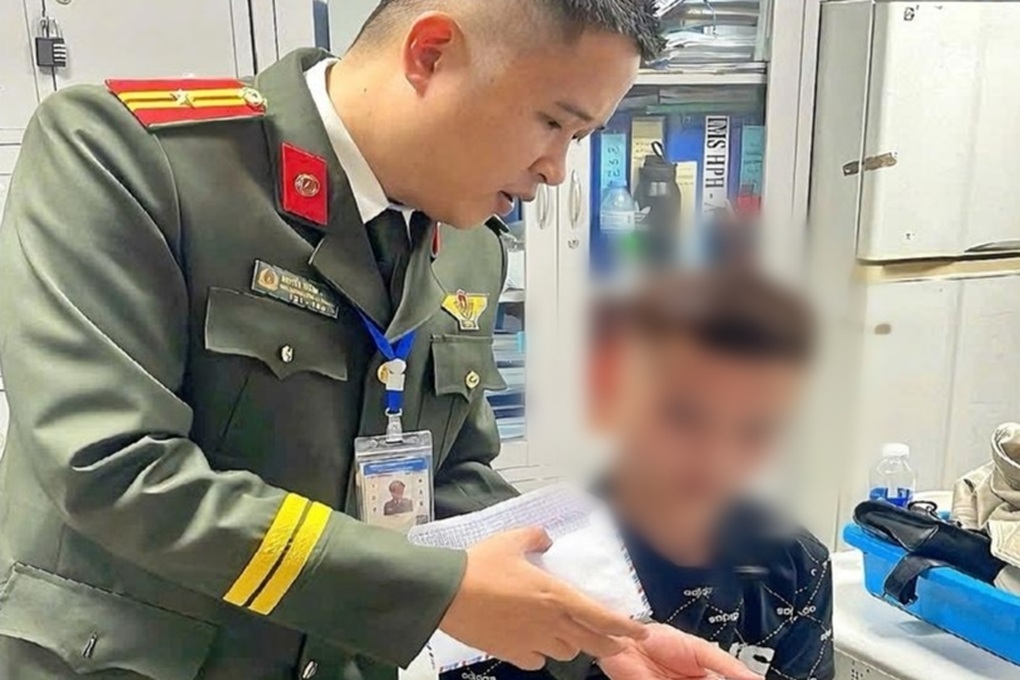 Ph&aacute;t hiện h&agrave;nh kh&aacute;ch giấu chất cấm trong người tại s&acirc;n bay- Ảnh 1.