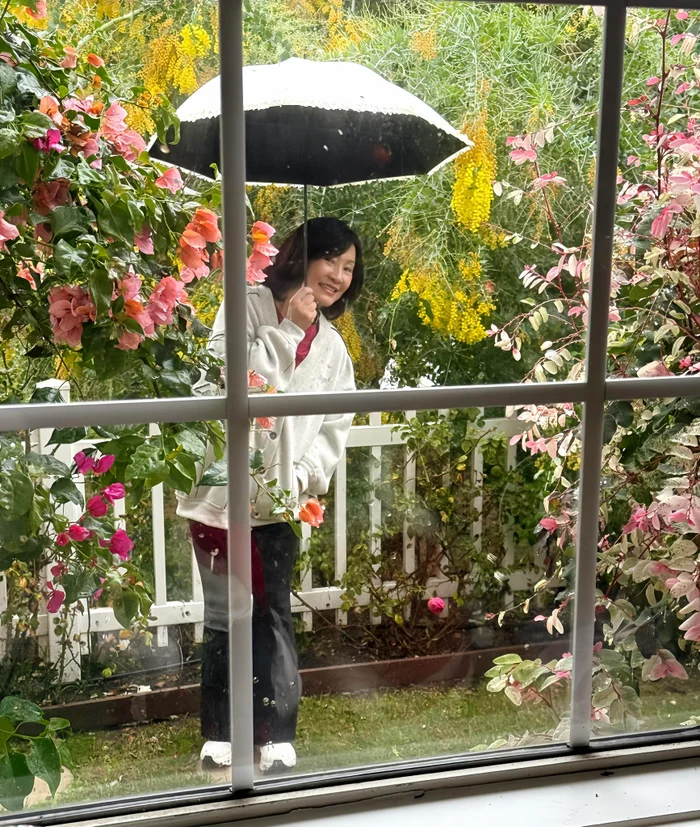 Chỗ dựa tinh thần đặc biệt của nghệ sĩ Hồng Đào ở tuổi ngoài 60 - Ảnh 1.