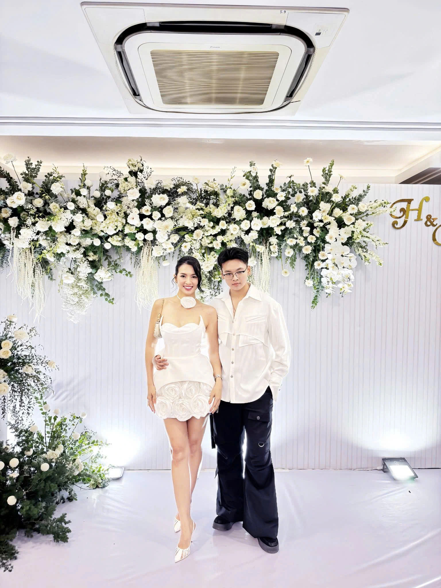 Vóc dáng "vạn người mê" của siêu mẫu Anh Thư ở tuổi 43- Ảnh 8.