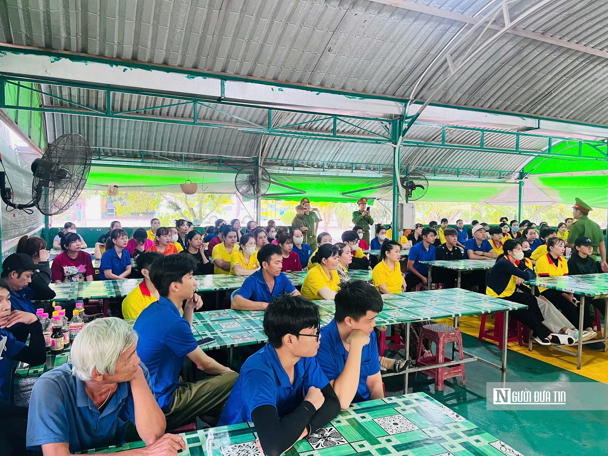 Trang bị “lá chắn pháp lý” cho công nhân trước những nguy cơ vi phạm và lừa đảo- Ảnh 1.