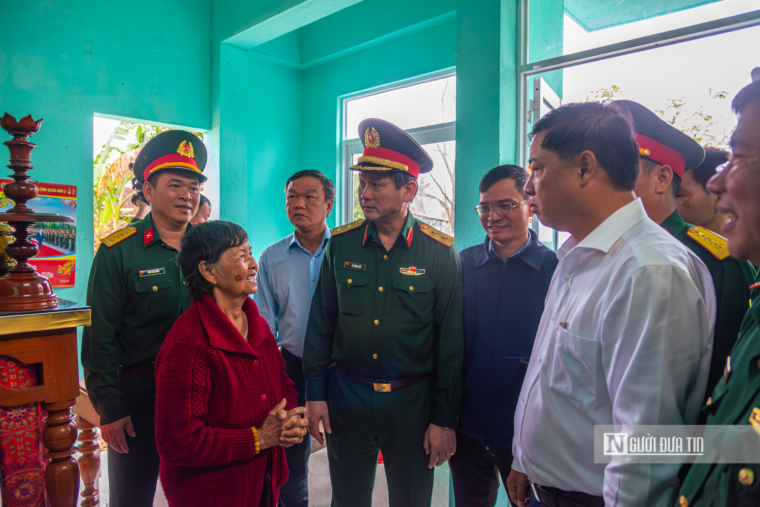 Gần 100 ngôi nhà mới được bàn giao cho người dân vùng "rốn lũ" Đắk Lắk- Ảnh 5.