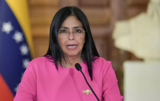 &Ocirc;ng Trump cảnh b&aacute;o l&atilde;nh đạo l&acirc;m thời Venezuela sẽ &ldquo;trả gi&aacute; rất đắt&rdquo; nếu kh&ocirc;ng hợp t&aacute;c - Ảnh 1.