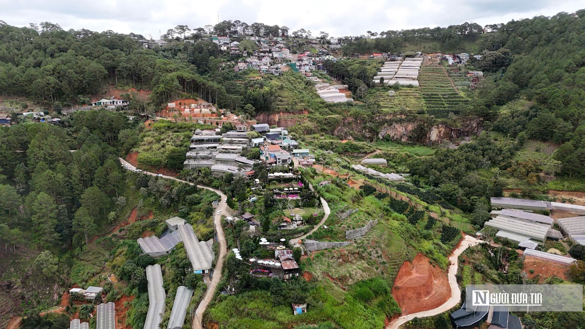 Rủi ro từ những homestay, qu&aacute;n c&agrave; ph&ecirc; dựng tr&ecirc;n sườn đồi: Sở X&acirc;y dựng L&acirc;m Đồng n&oacute;i g&igrave;?- Ảnh 1.