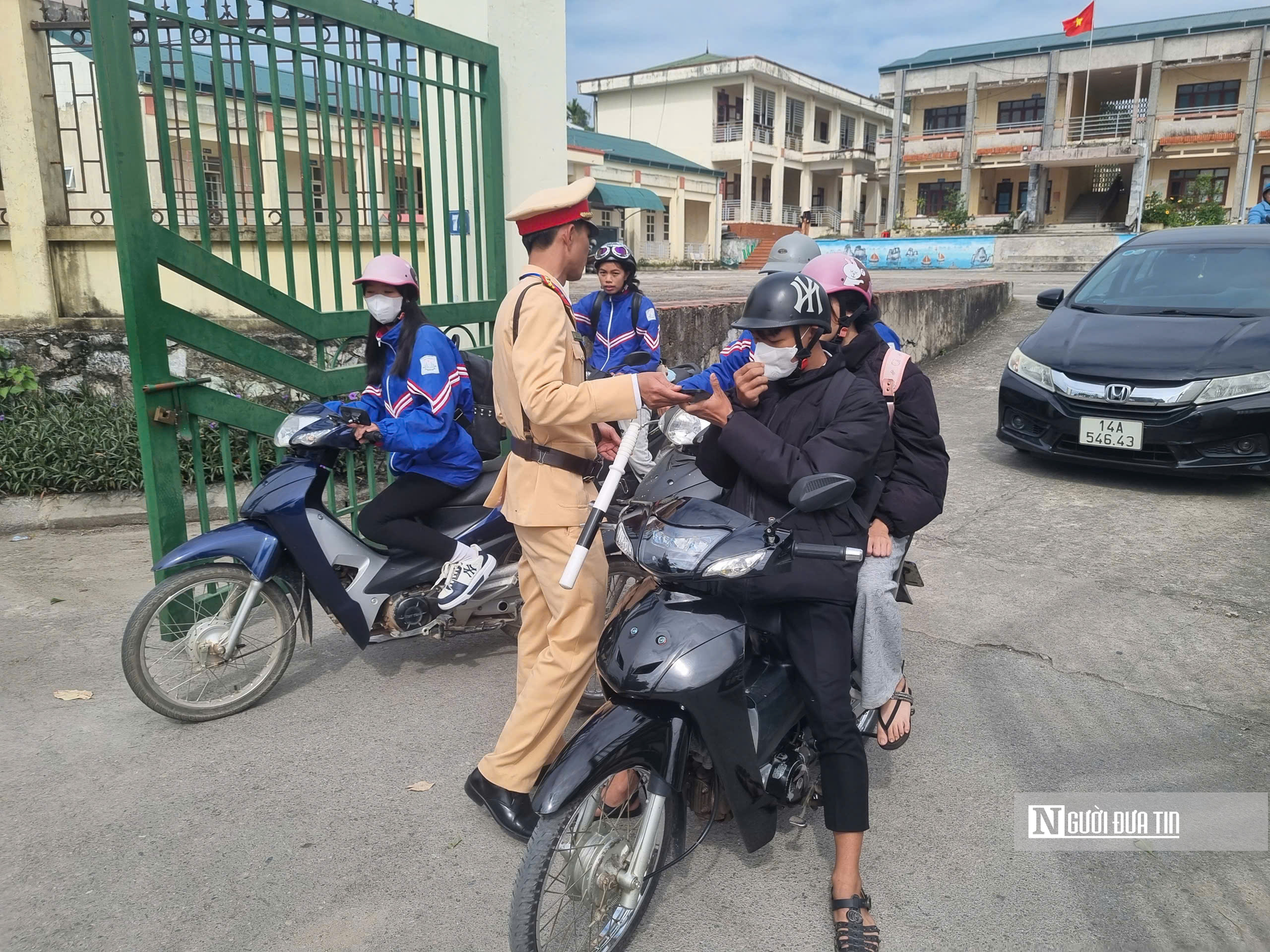 Tuyên truyền hiệu quả góp phần đẩy lùi tình hình TNGT tại Quảng Ninh- Ảnh 1.