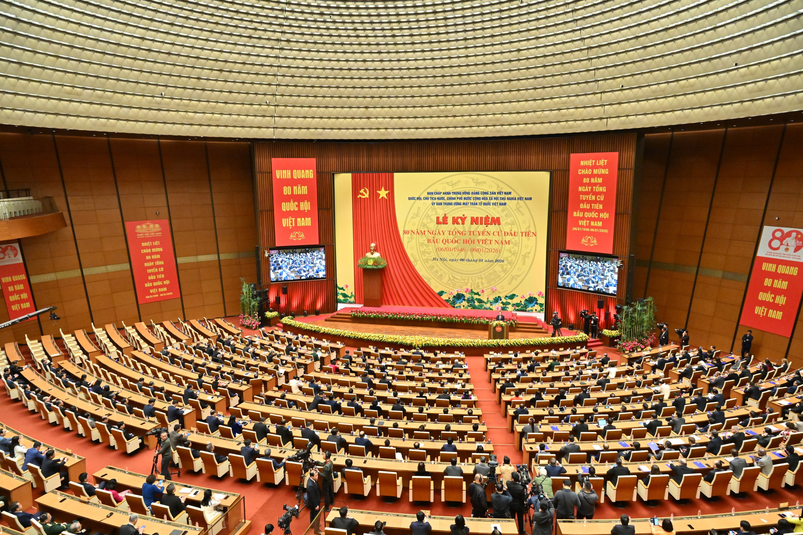 Trong bất cứ hoàn cảnh nào, Quốc hội luôn là nơi kết tinh trí tuệ, ý chí, khát vọng của cả dân tộc - Ảnh 4.