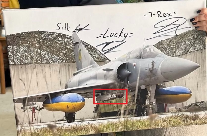 “Lá bài” không chiến mới của Ukraine: Tiêm kích Mirage 2000 kết hợp tên lửa MICA - Ảnh 1.